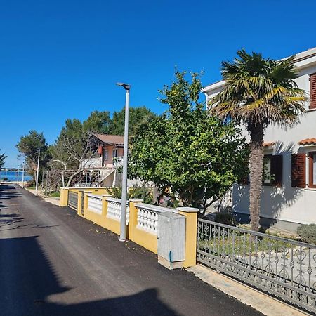 Apartman Car Vir Bagian luar foto