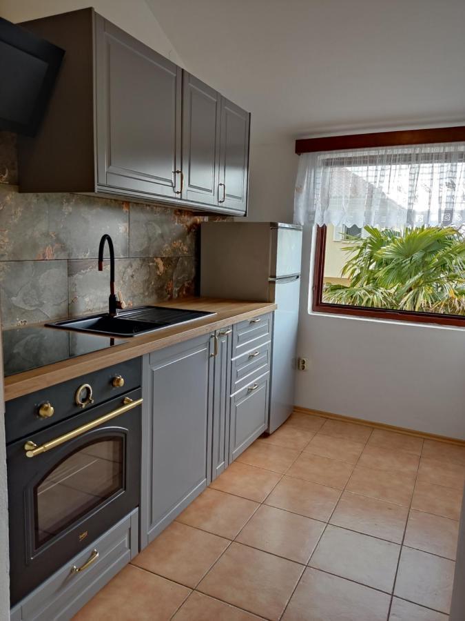 Apartman Car Vir Bagian luar foto